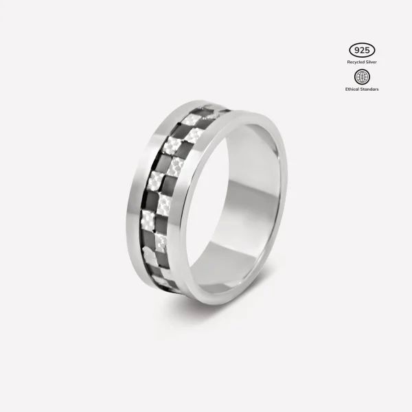 Anillo Dualma de Plata 925 con baño de rodio, pequeños cuadrados perfectos bicolor pulidos, labrados y satinado.
