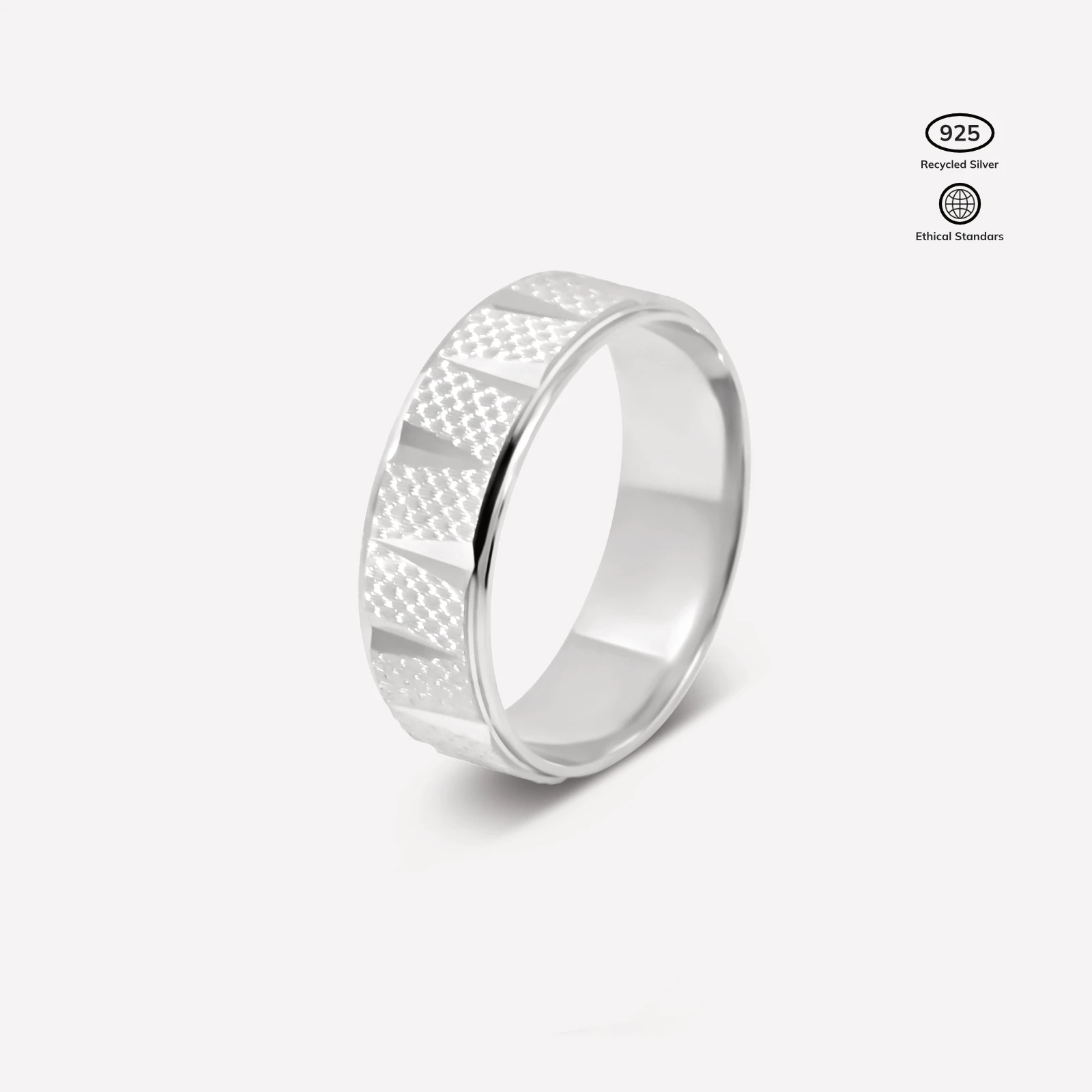 Anillo Talaia de Plata 925 con baño de rodio, perfil vertical, patrón romboidal arquitectónico artesanal