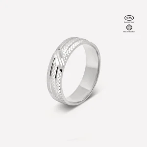 Anillo Triade de Plata 925 con baño de rodio posición vertical, tres texturas combinadas diseño tripartito mediterráneo